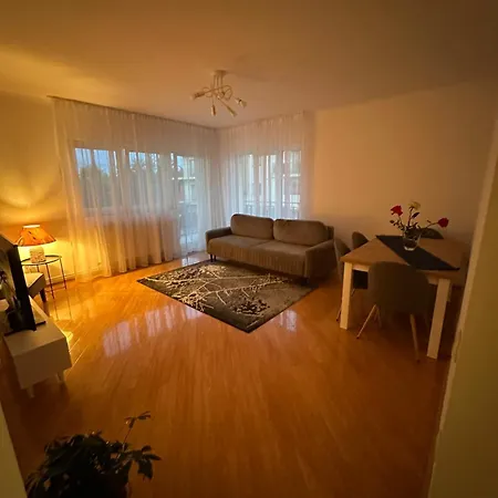 Apartment Sunny Apartament With Free Parking *